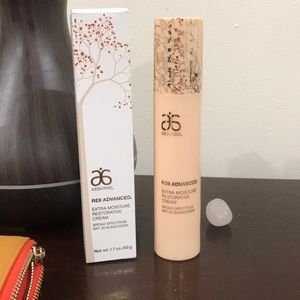 brand New Never Opened Arbonne Re9 Advanced